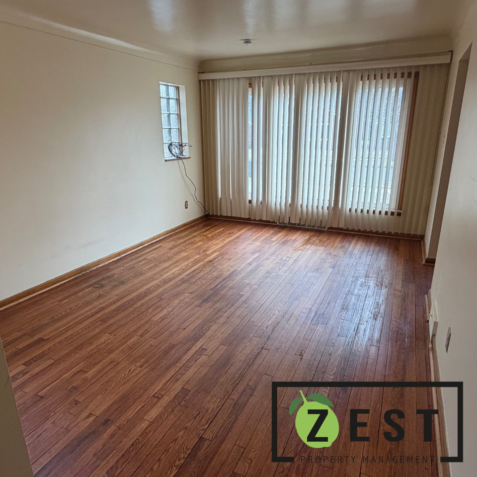 16801 Collingham Dr - Photo 2 of 9