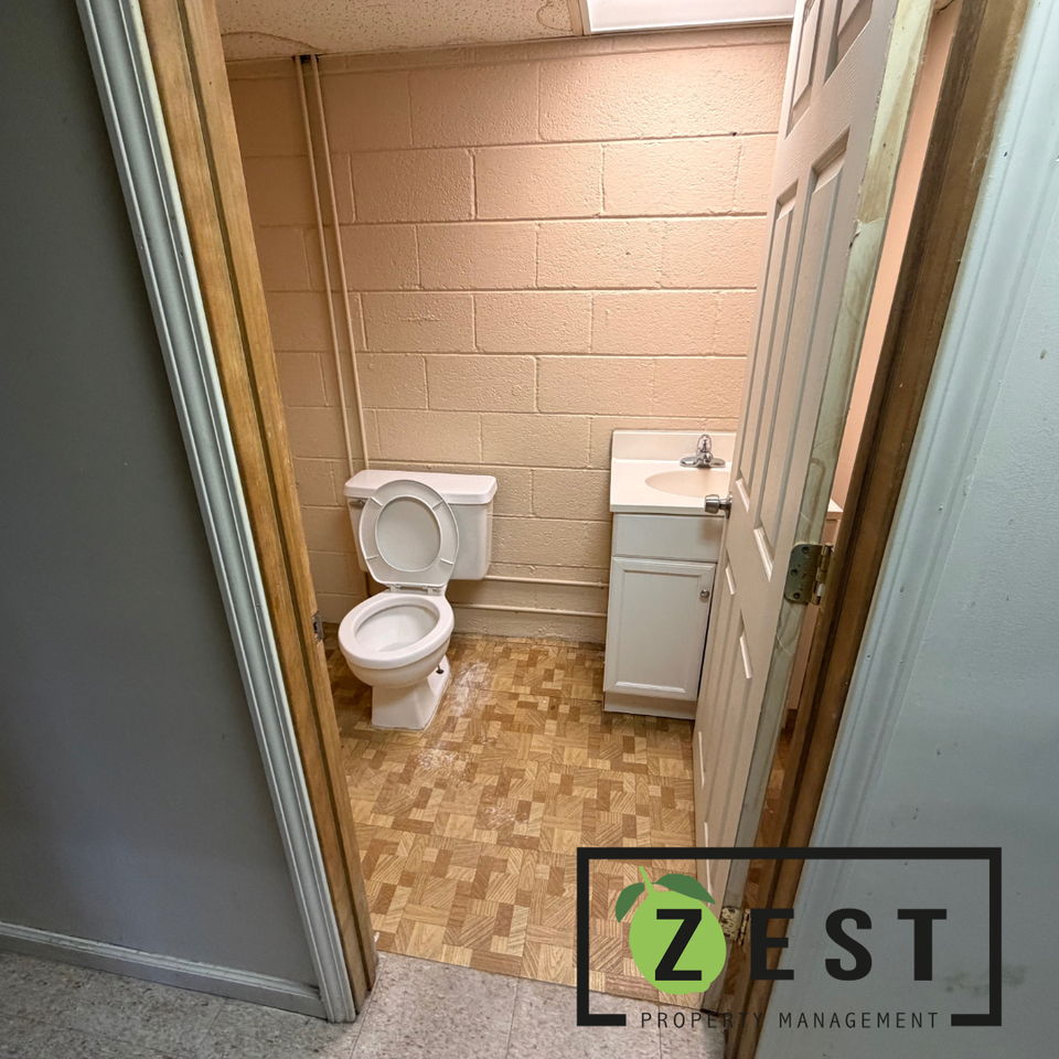 16801 Collingham Dr - Photo 7 of 9