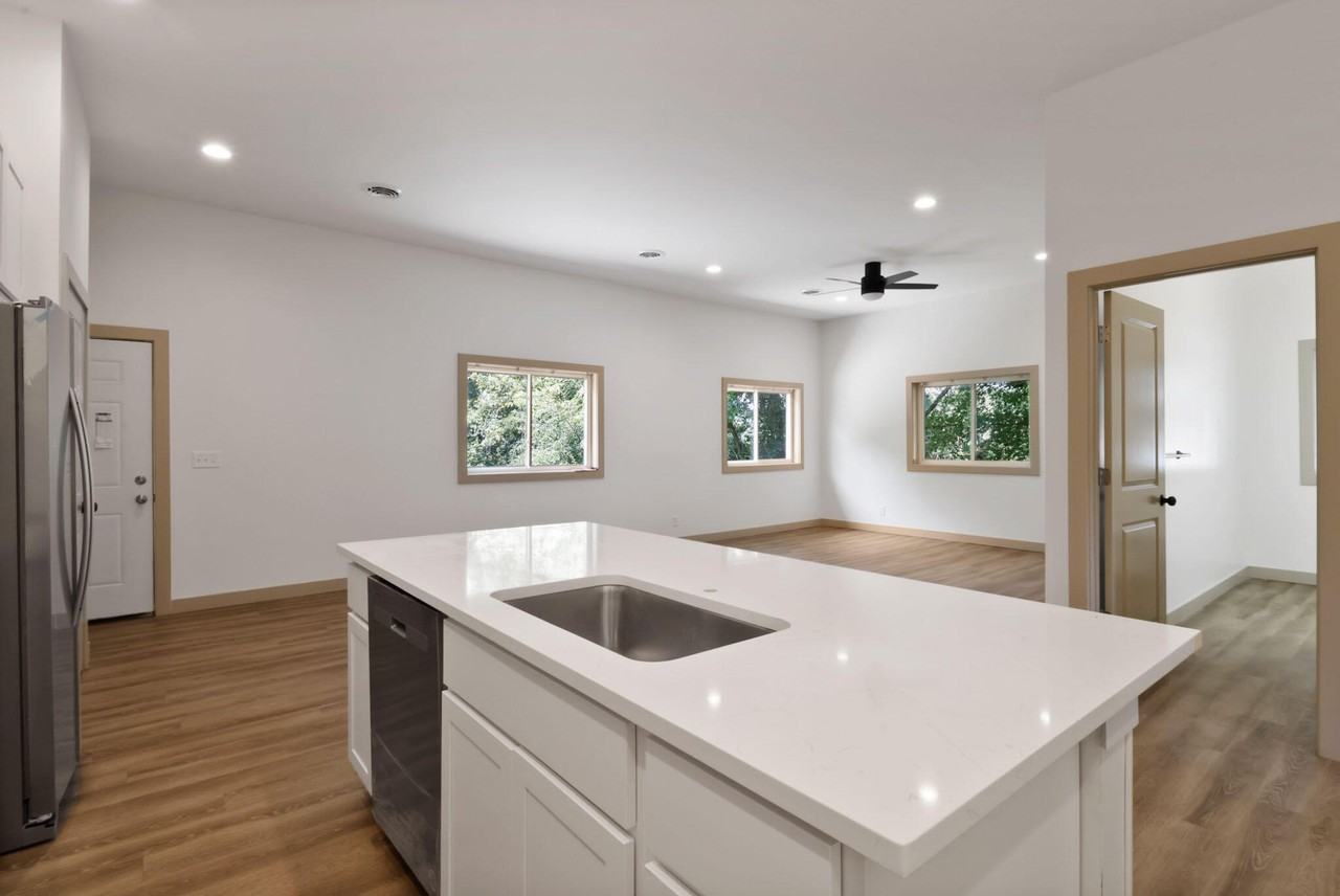 410 Pine Lake Ave Unit F - Photo 7 of 17