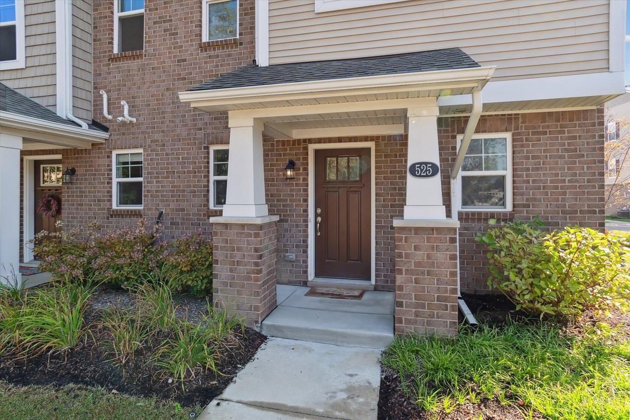 525 Jenny Way - Photo 3 of 38