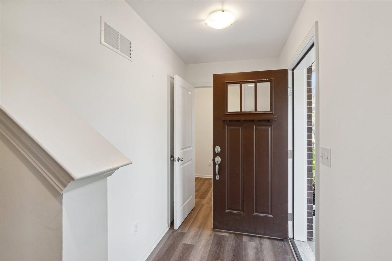 525 Jenny Way - Photo 4 of 38