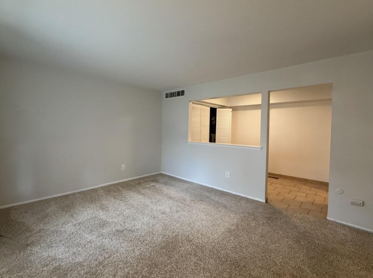 519 Long Shore Dr Apt B - Photo 4 of 16