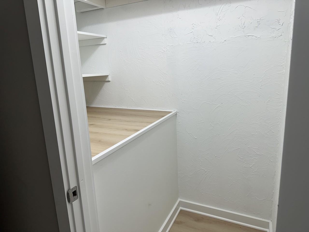 137 N Center St Apt 1 - Photo 6 of 39