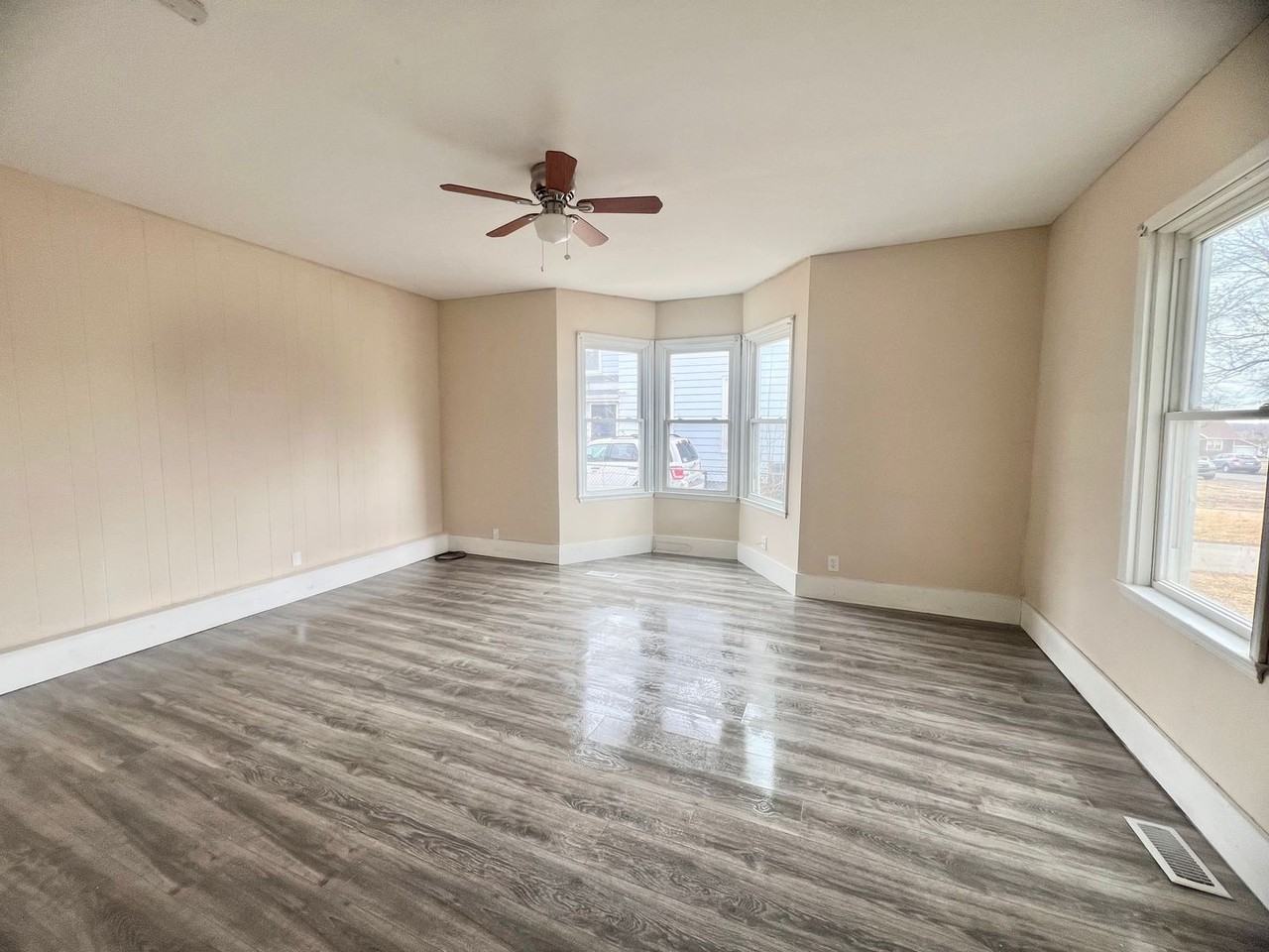 622 10th Ave S - Photo 3 of 12