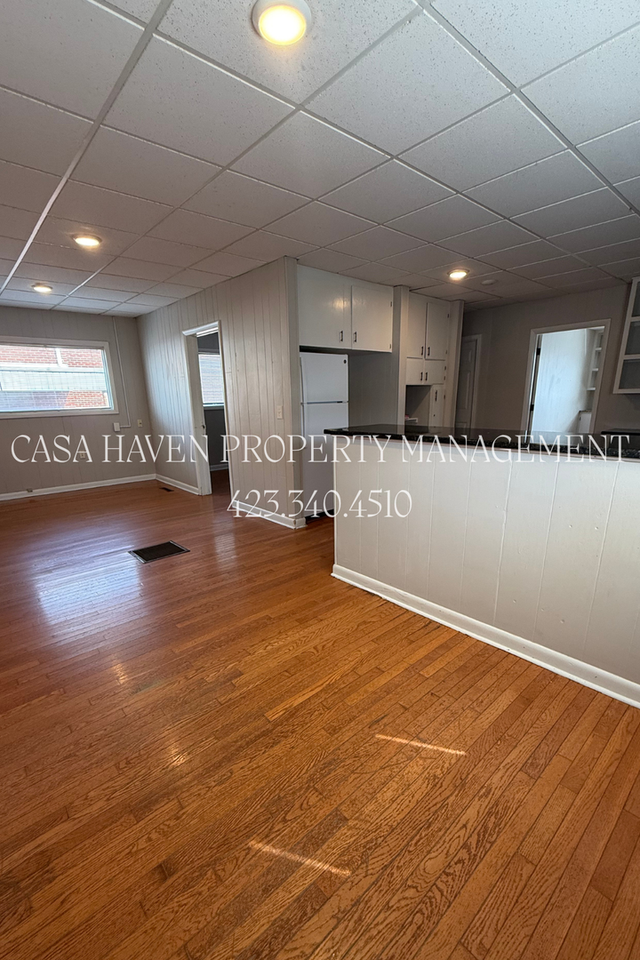 206 E Watauga Ave - Photo 3 of 15