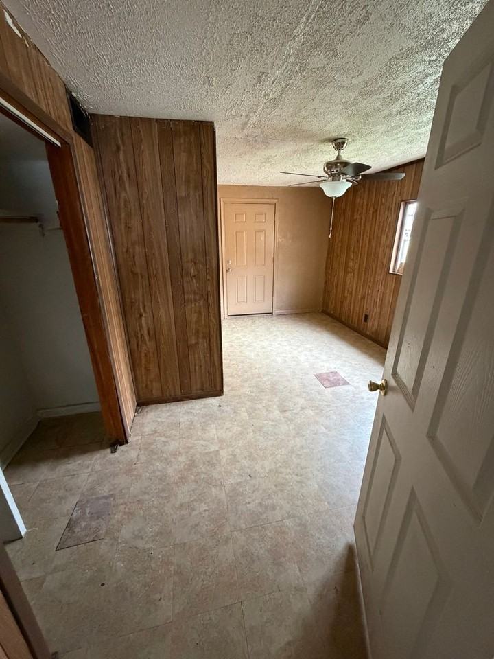 2125 Primrose St - Photo 3 of 10