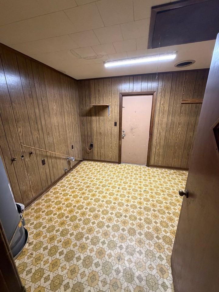 2125 Primrose St - Photo 4 of 10