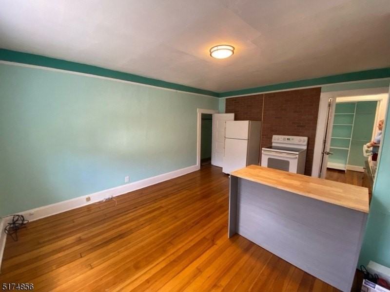 313 Hoover Ave #3 - Photo 6 of 9