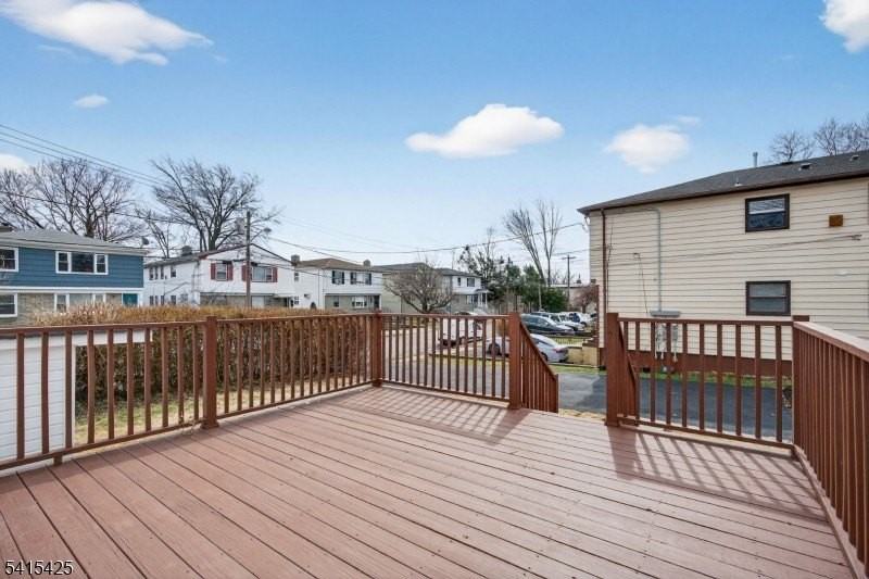 21 Lombardy Pl - Photo 3 of 42