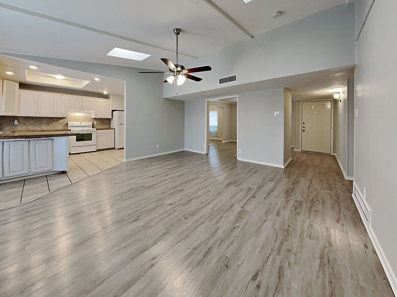 710 Oakland St - Photo 5 of 18