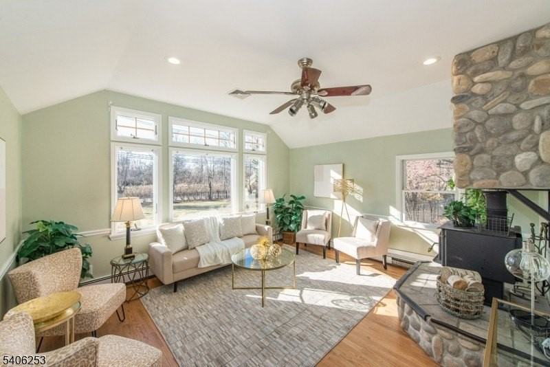 414 Mineral Springs Rd - Photo 6 of 45