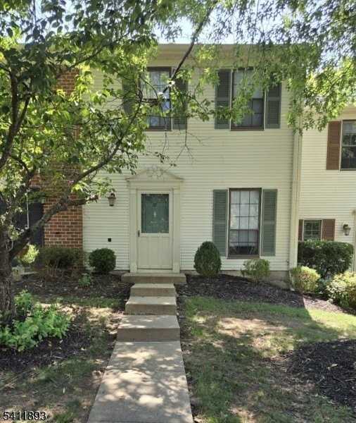 27 Woodward Ln - Photo 3 of 14