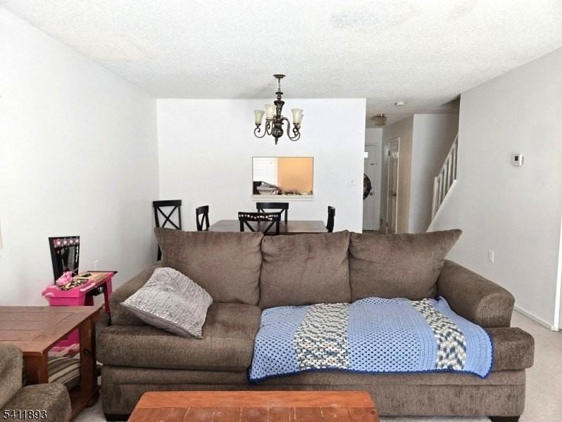 27 Woodward Ln - Photo 7 of 14