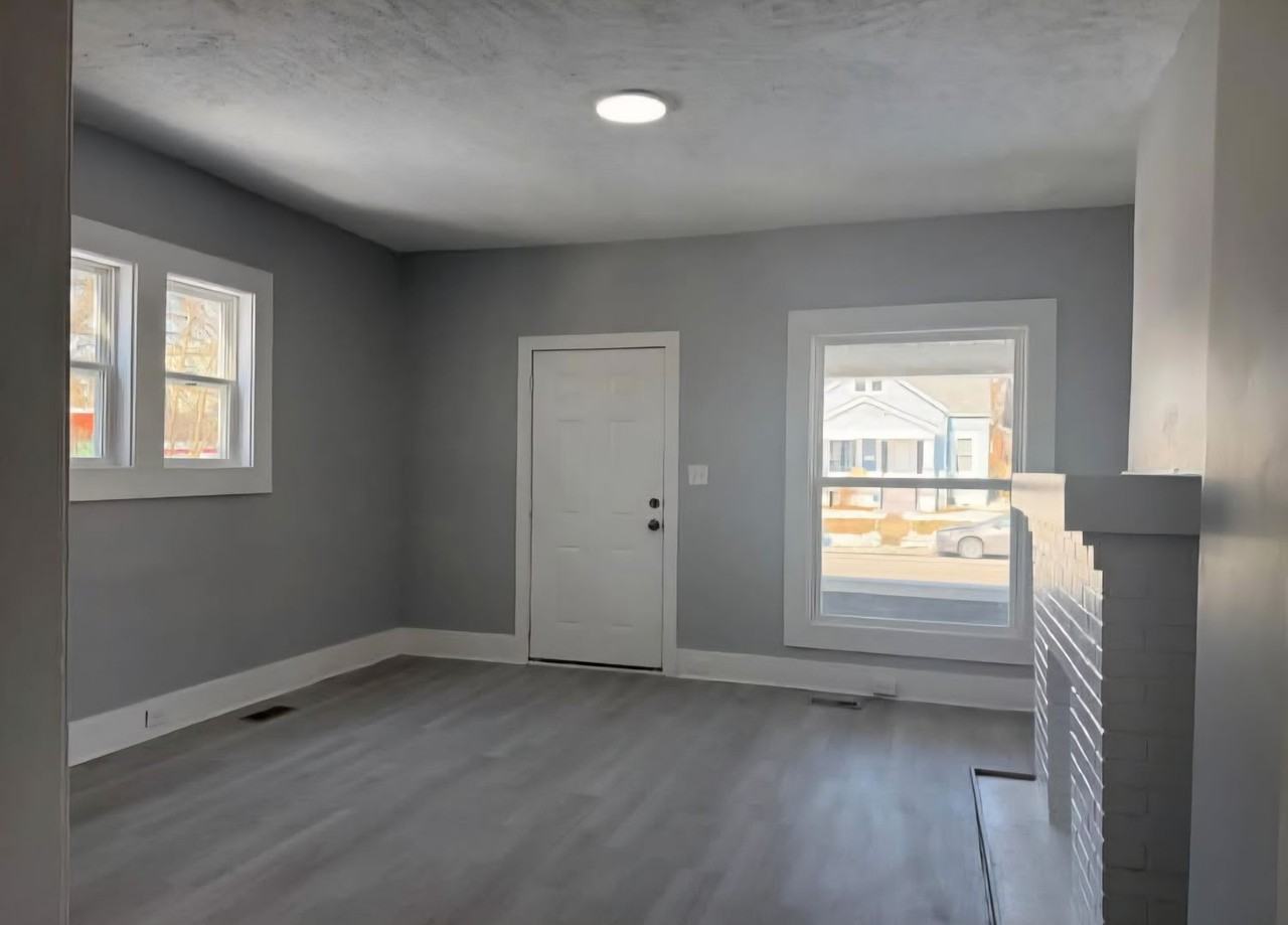 4206 W Market St - Photo 2 of 14