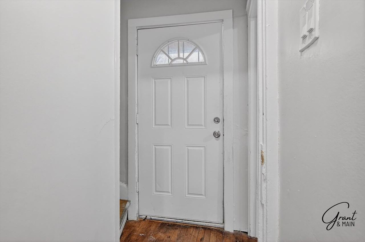 20117 Santa Rosa Dr - Photo 2 of 29