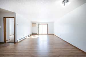 featured image of 1720 N Grandview Ln