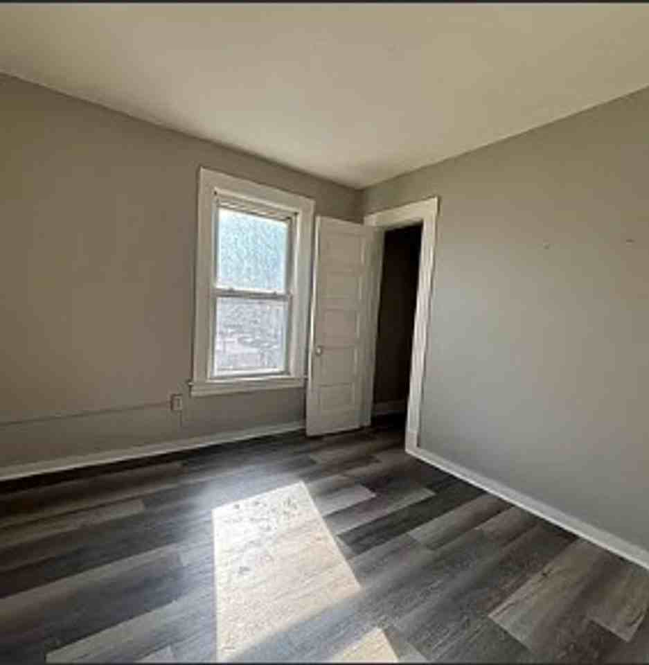 200 Prospect St - Photo 5 of 10