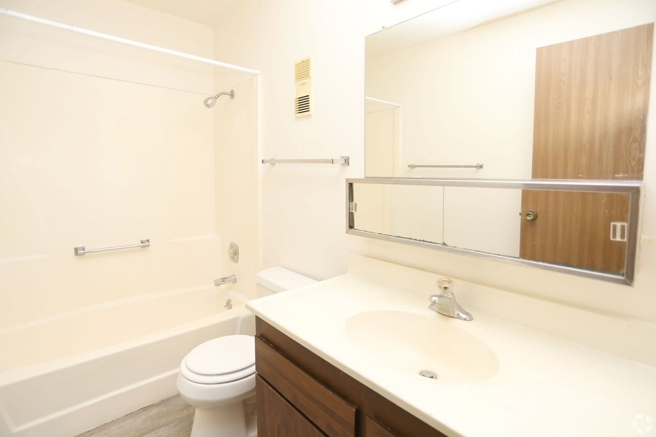 Willow Knolls Apartments - Photo 3 of 6