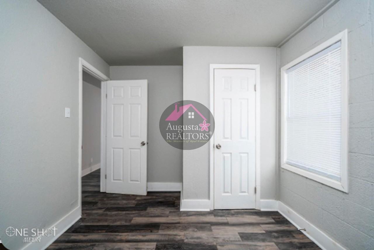 Starview Apartments - Photo 3 of 5