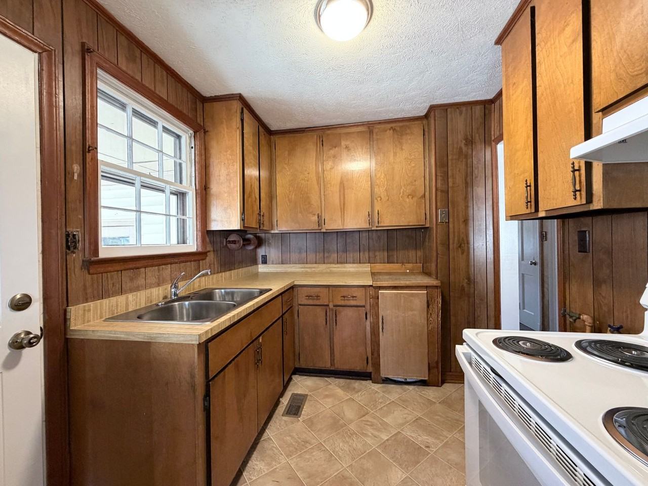 14120 Kiser Rd - Photo 6 of 15