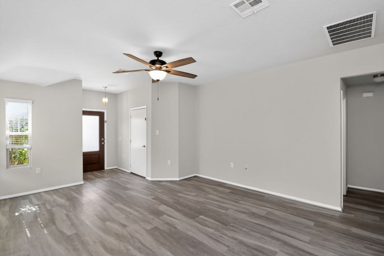 7234 Cozy Run - Photo 4 of 16