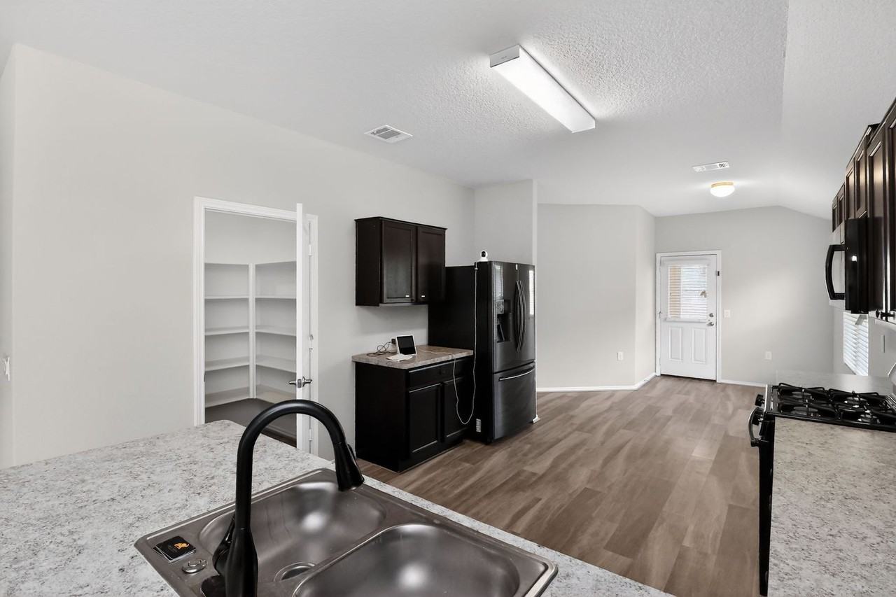 7234 Cozy Run - Photo 5 of 16