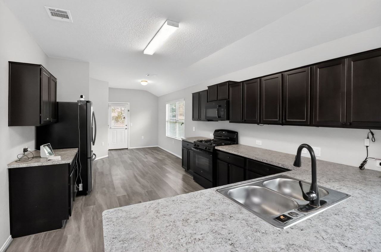 7234 Cozy Run - Photo 7 of 16