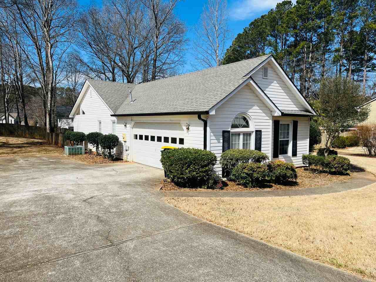 155 Woodstream Dr - Photo 3 of 40