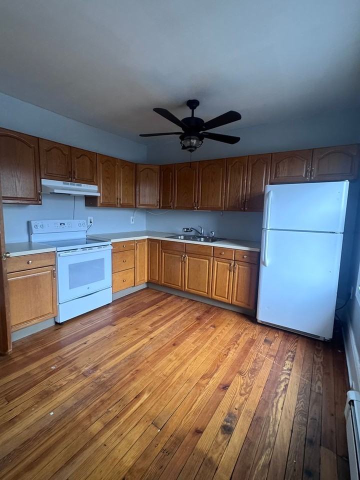 218 Delaware Ave - Photo 3 of 14