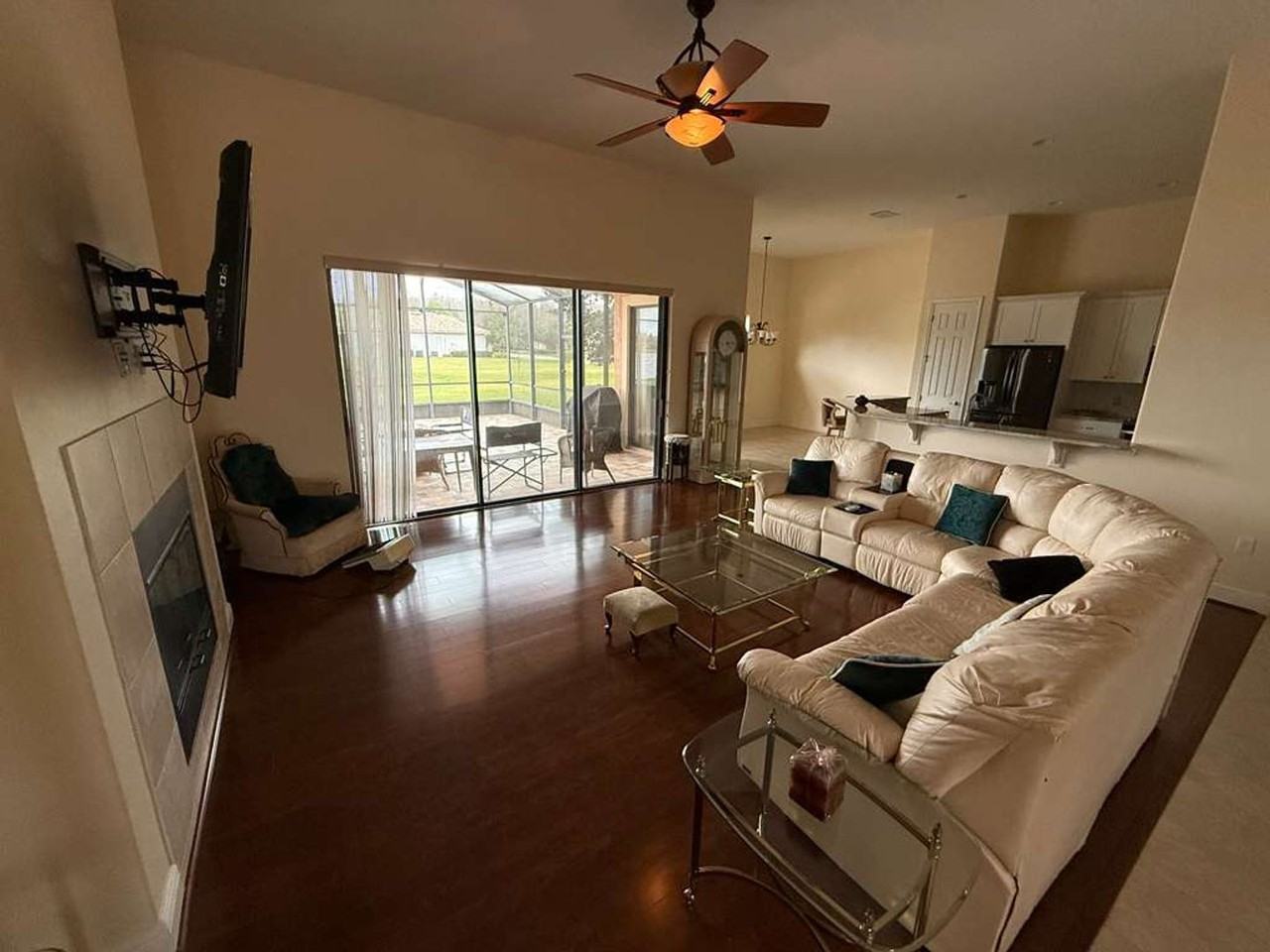 898 San Raphael St - Photo 2 of 8