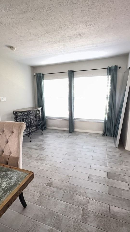 3386 Honeysuckle Rd - Photo 5 of 16