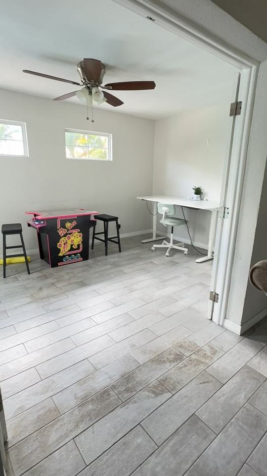 3386 Honeysuckle Rd - Photo 6 of 16