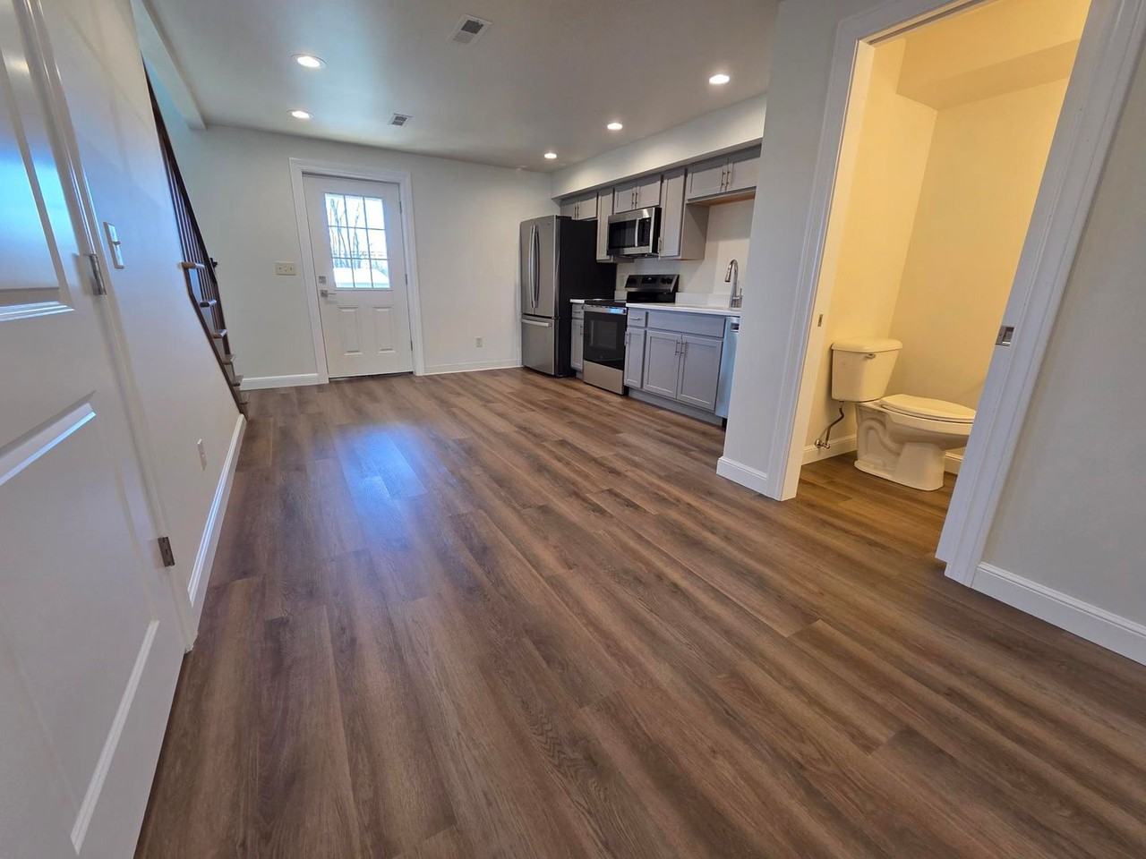 43 W Main St - Photo 4 of 20