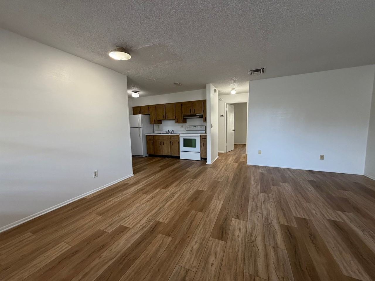 3209 Delaware Ave - Photo 5 of 12