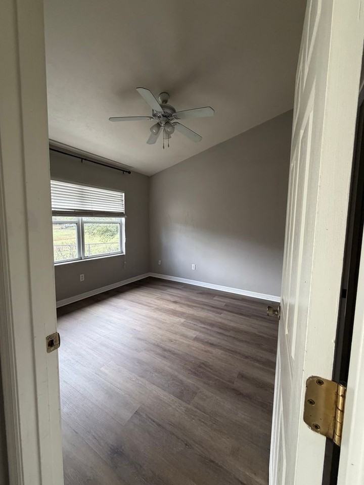 3015 Nw 79th Ct - Photo 4 of 9