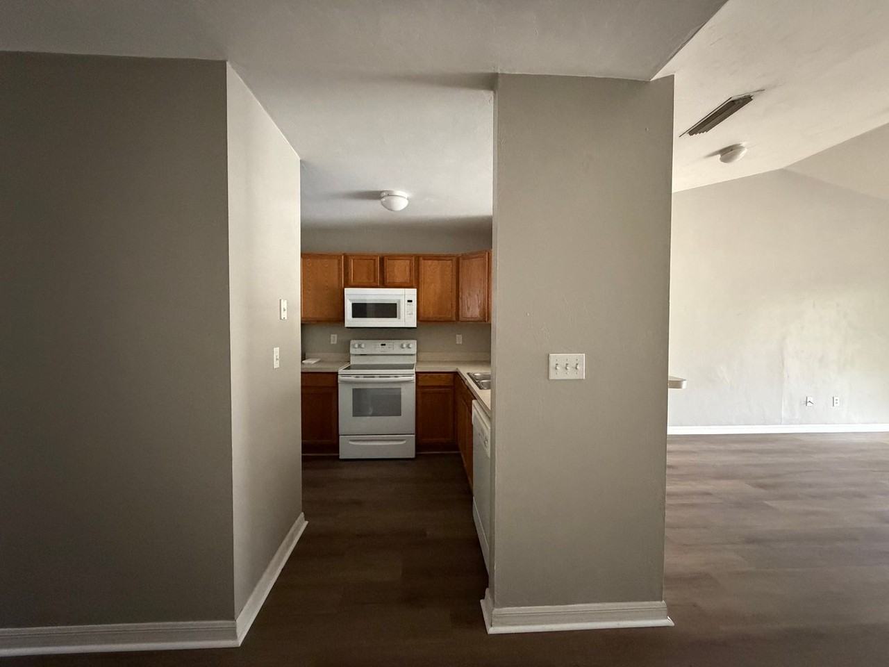 3015 Nw 79th Ct - Photo 7 of 9