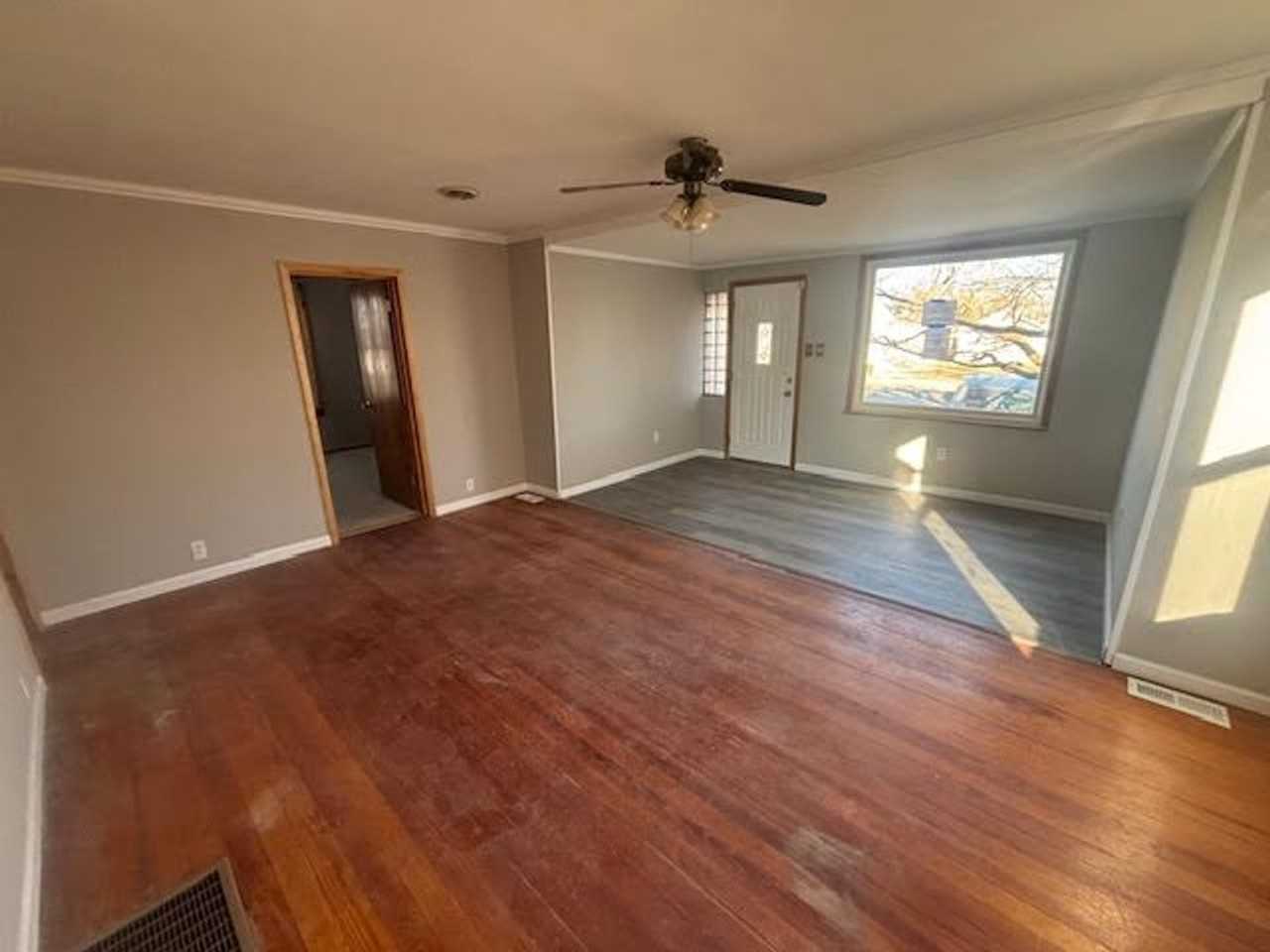 244 10th St - Photo 3 of 8