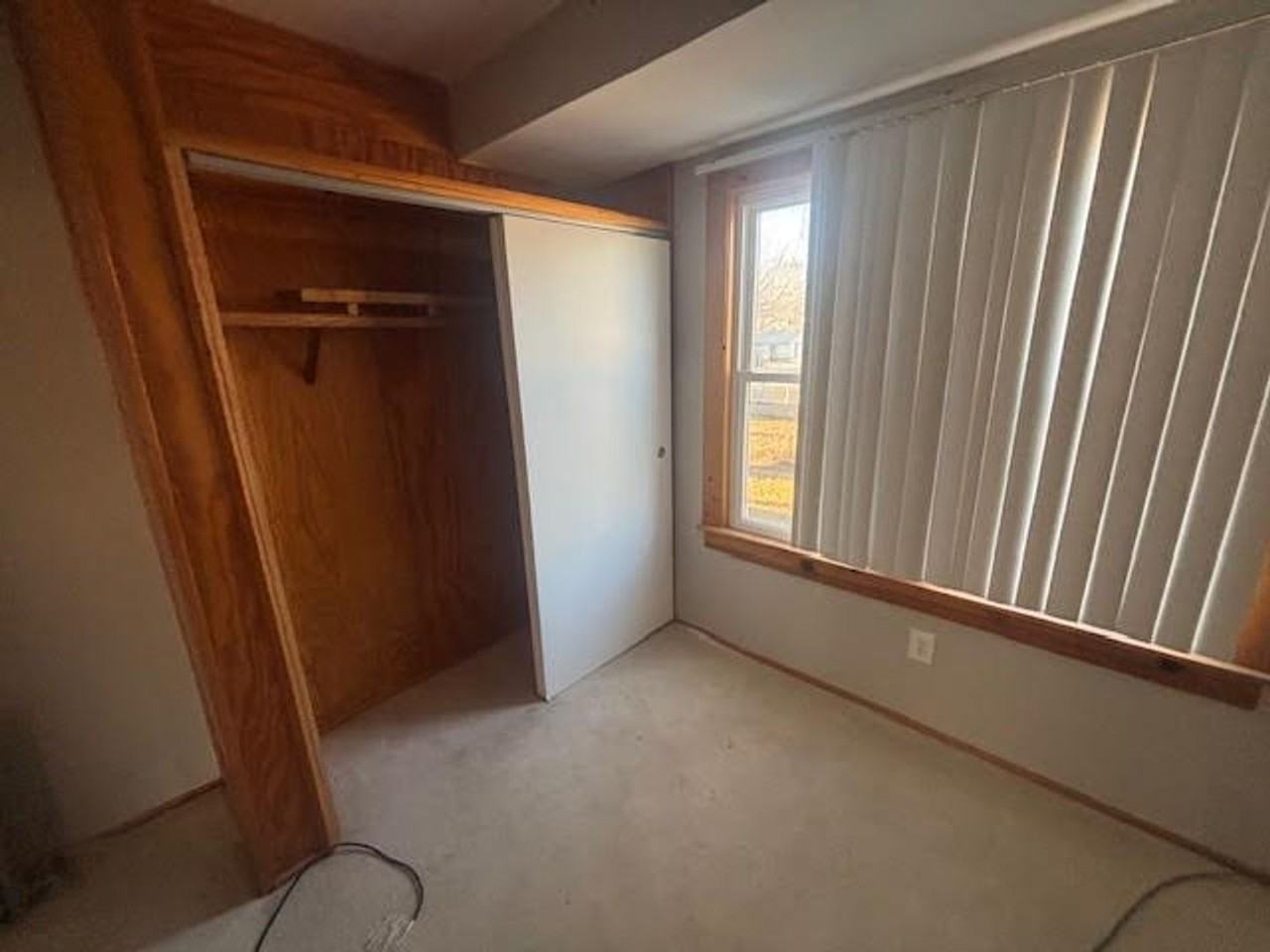 244 10th St - Photo 4 of 8