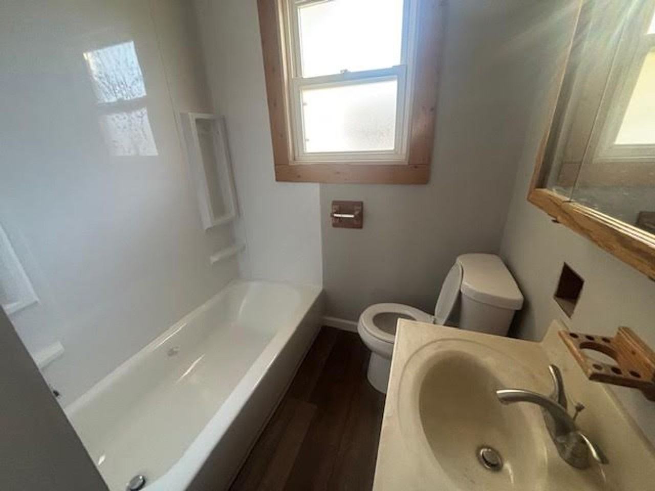 244 10th St - Photo 6 of 8