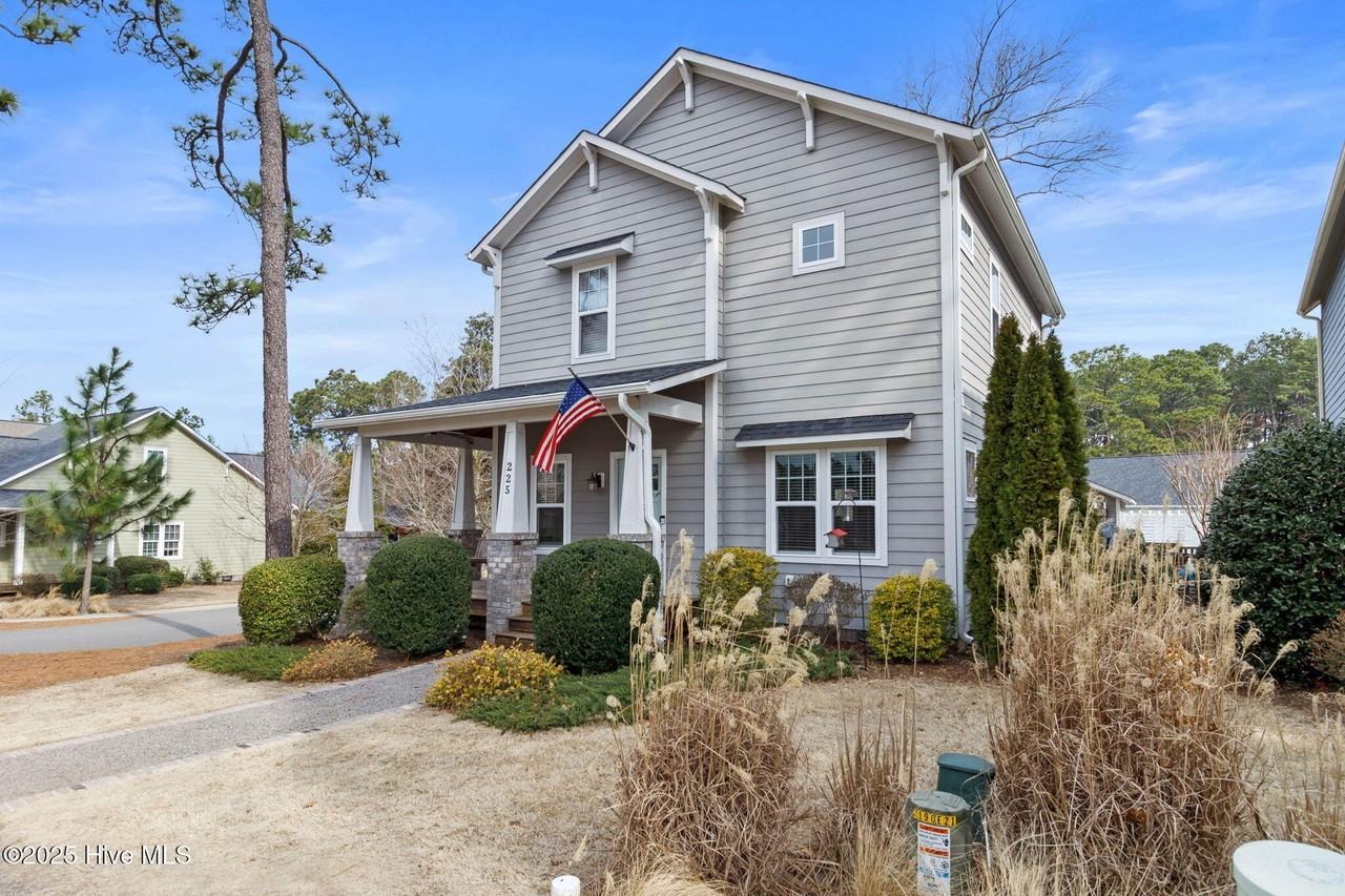 225 Springwood Way - Photo 2 of 45