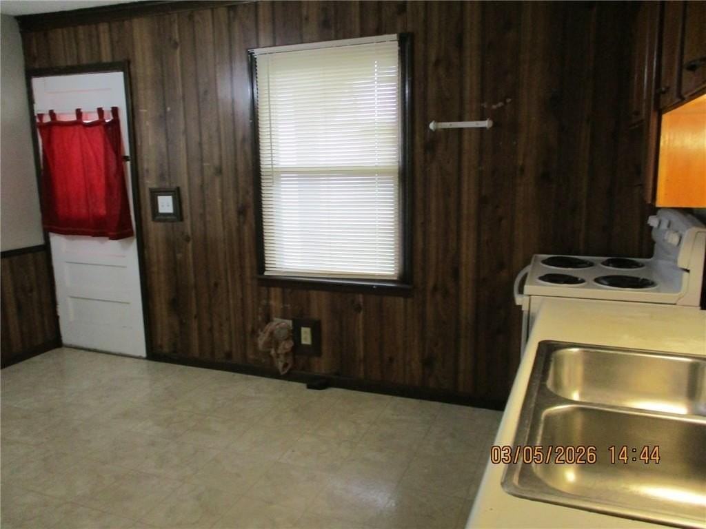 208 E Kay St Apt A - Photo 5 of 15