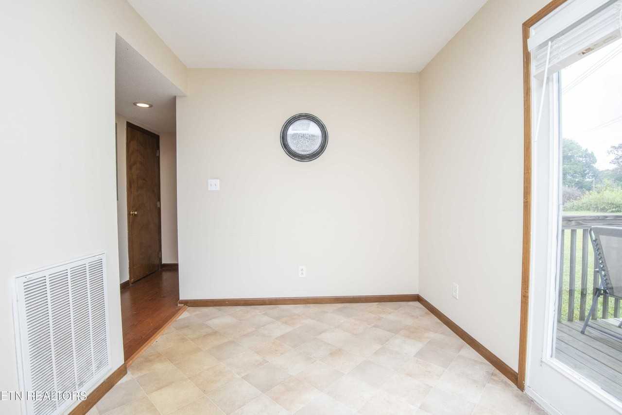 7900 Gray Heights Way - Photo 5 of 14