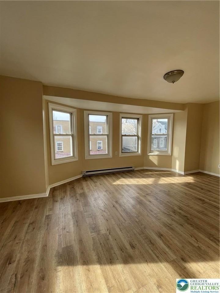 501 N Front St Apt 3b - Photo 2 of 6