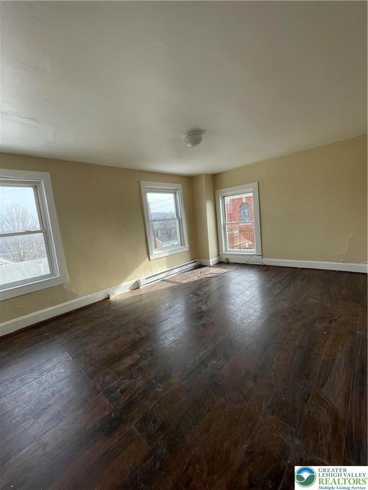501 N Front St Apt 3b - Photo 3 of 6