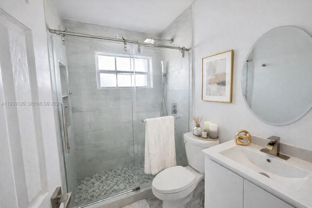 19122 Nw 36th Ave #0 - Photo 6 of 12