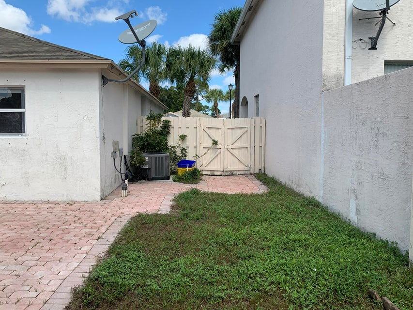 5900 Azalea Cir - Photo 3 of 8
