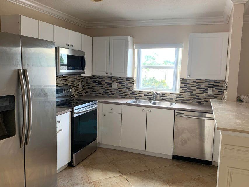 5900 Azalea Cir - Photo 5 of 8