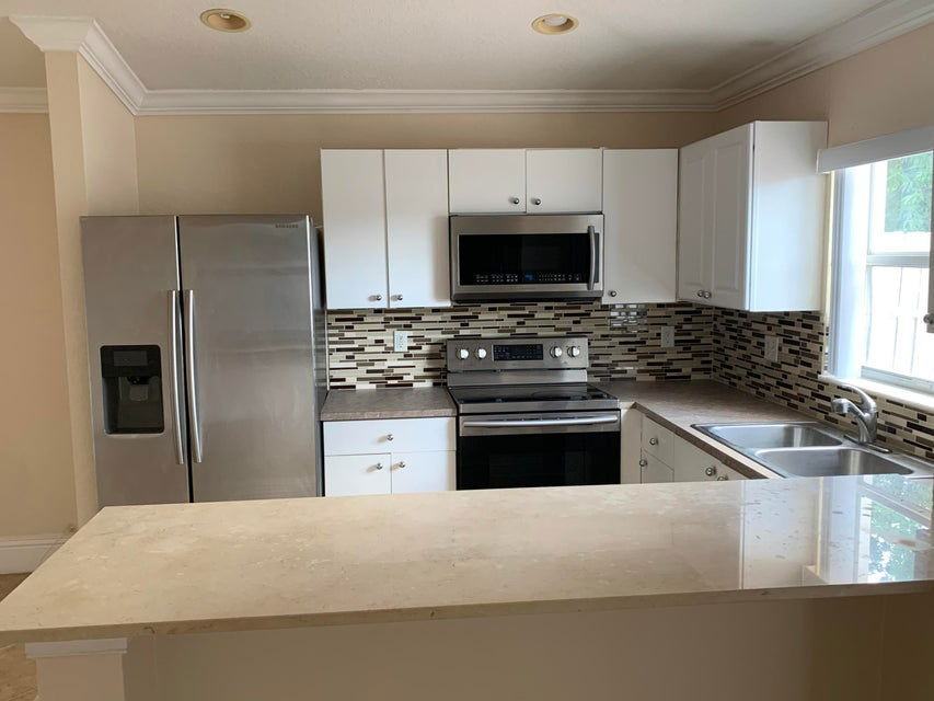 5900 Azalea Cir - Photo 6 of 8