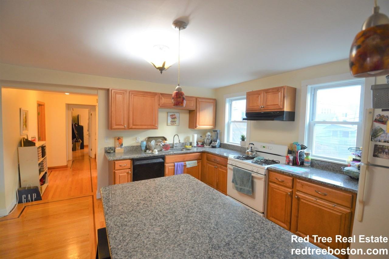 345 Market St #U2 - Photo 3 of 8