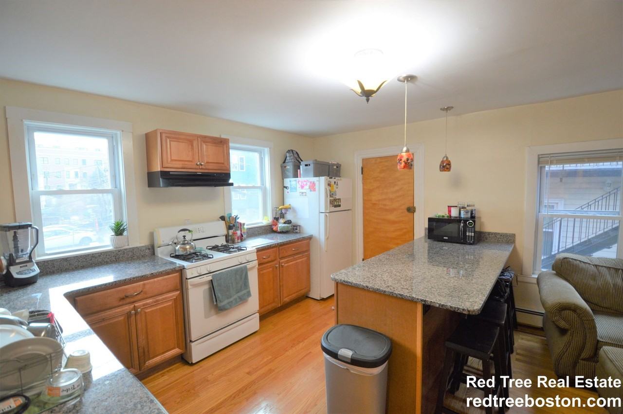 345 Market St #U2 - Photo 4 of 8